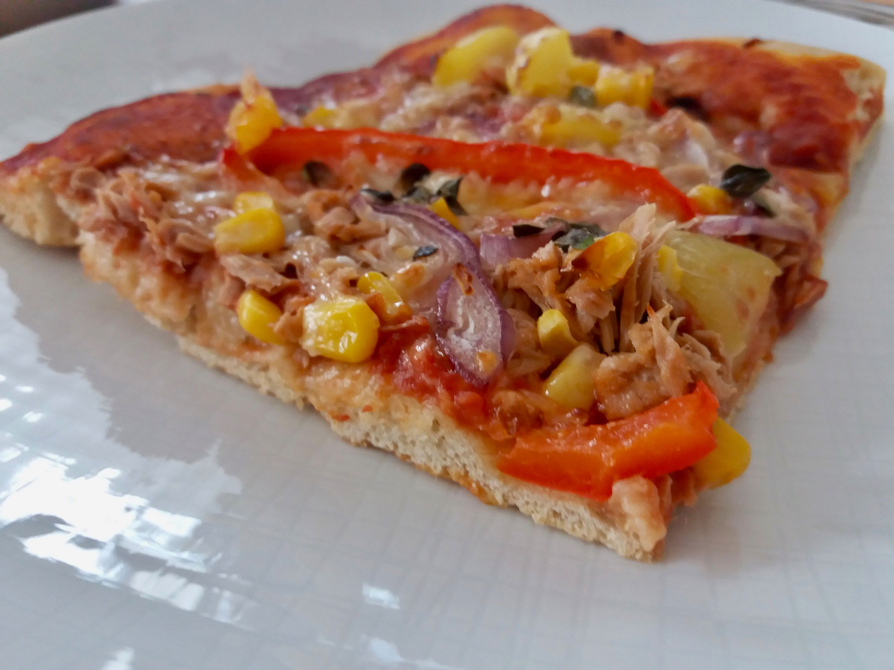 Thunfischpizza mit Paprika und Zwiebel | Rezept aus friedarosas kitchen